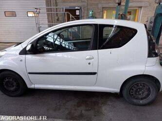 2011-citroen-c1-1468059-48178459