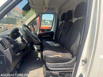 2020-peugeot-boxer-1468062-48178561