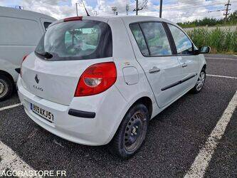 2008-renault-clio-1468063-48178582