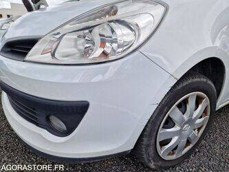 2008-renault-clio-1468063-48178584