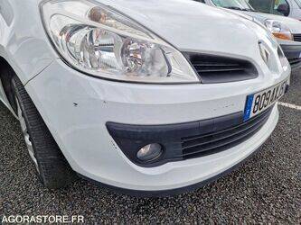 2008-renault-clio-1468063-48178587
