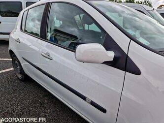 2008-renault-clio-1468063-48178591