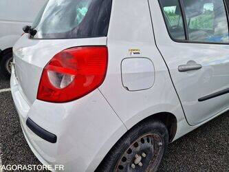 2008-renault-clio-1468063-48178593
