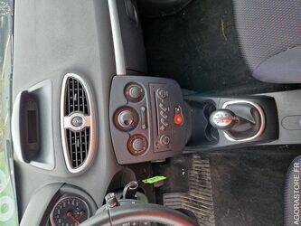 2008-renault-clio-1468063-48178604