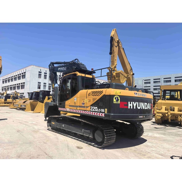 2025 Hyundai R220-48181617