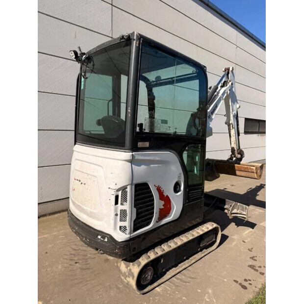 2022 بوبكات E19-48181634