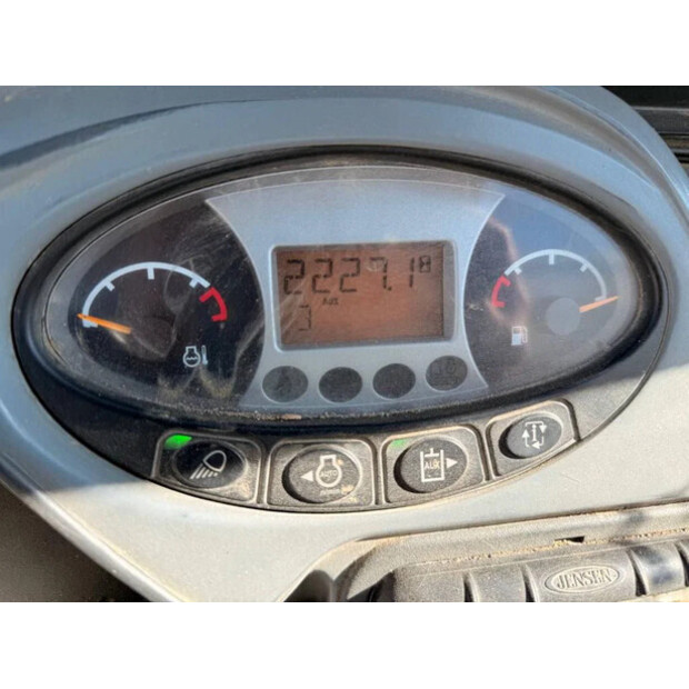 2022 بوبكات E19-48181637
