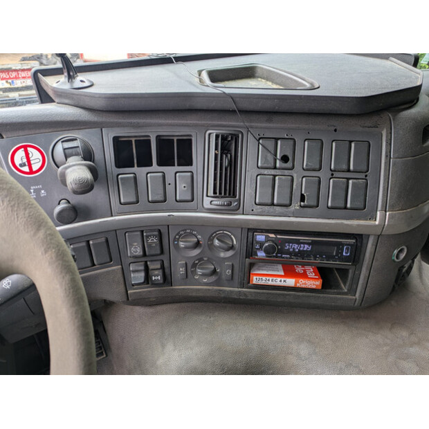 2002 Volvo FM-48184698