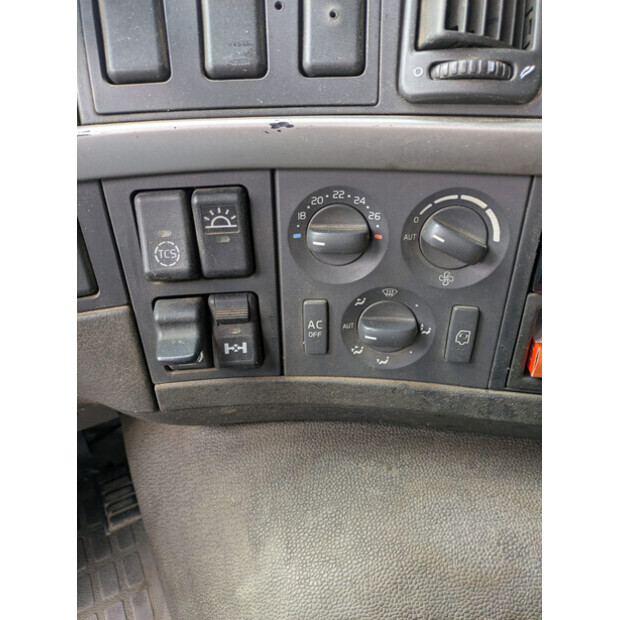 2002 Volvo FM-48184700
