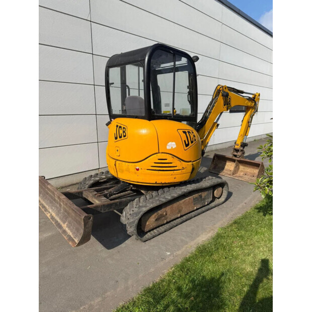 2005 جيه سي بي 8032-48184932