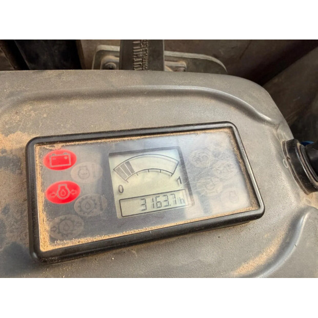 2005 جيه سي بي 8032-48184933