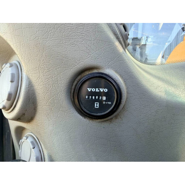 2014 Volvo 180D-48186072