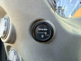 2014-volvo-180d-48186072