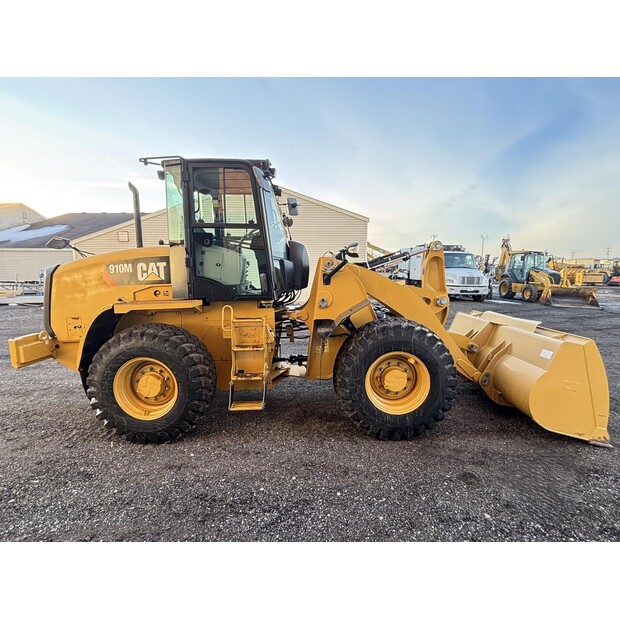 2019 Caterpillar 910M-48186805