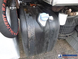 2010-mercedes-benz-axor-1824-1384415-48188323