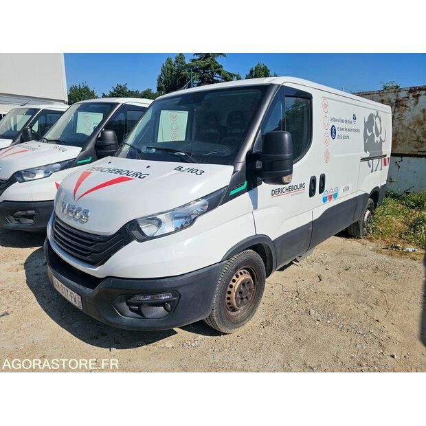 2023 Iveco 35S14N-48199792