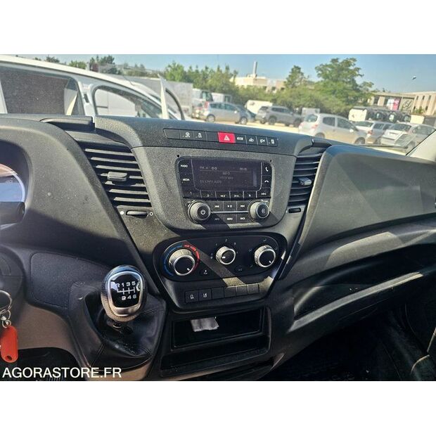 2023 Iveco 35S14N-48199802