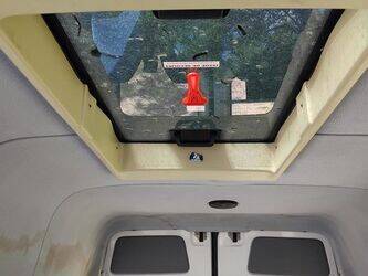 2009-volkswagen-crafter-1468252-48199932