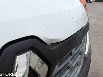 renault-master-1468259-48200253