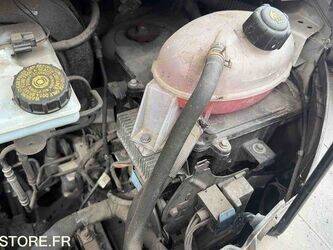 renault-master-1468259-48200262