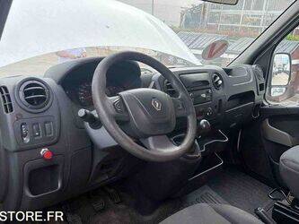 renault-master-1468259-48200267