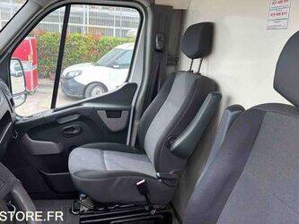 renault-master-1468259-48200270