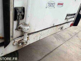 renault-master-1468259-48200273