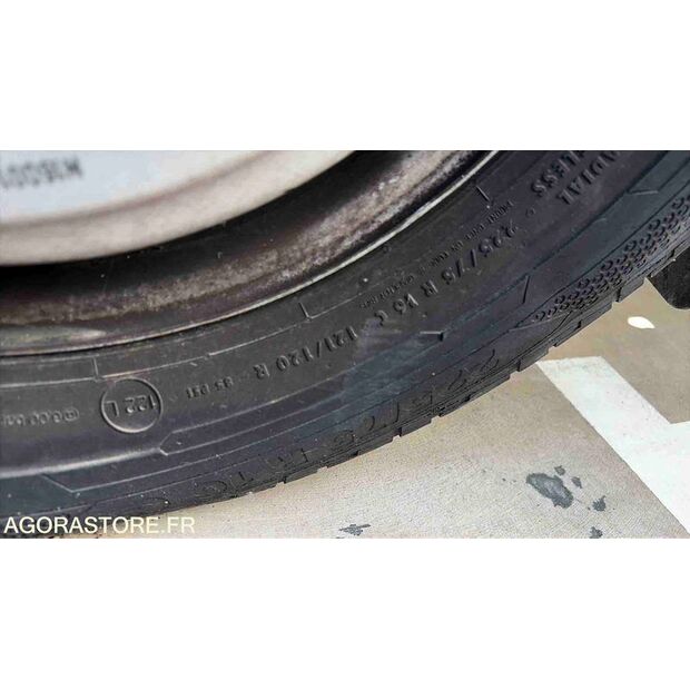 2019 Iveco 35-140-48200364