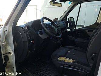 renault-master-1468263-48200471