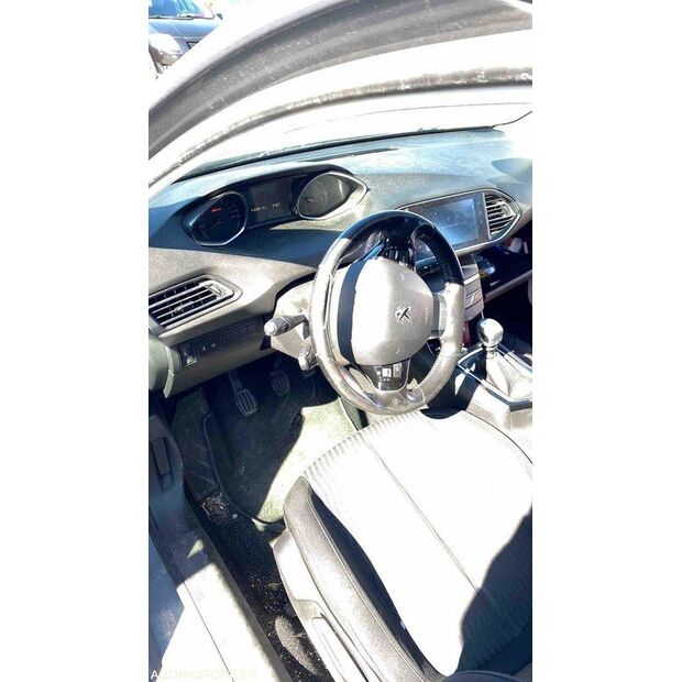 2015 Peugeot 308-48200822