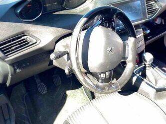 2015-peugeot-308-1468275-48200822