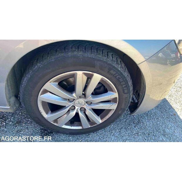2015 Peugeot 308-48200828