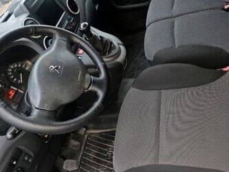 2017-peugeot-partner-1468279-48201044