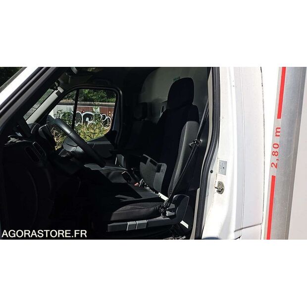Renault Master-48201136