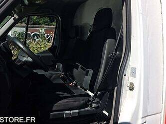 renault-master-1468281-48201136