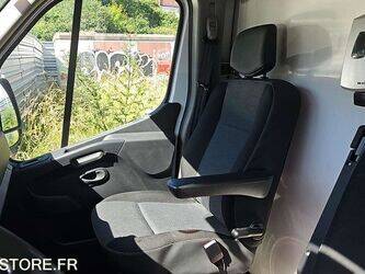 renault-master-1468281-48201159