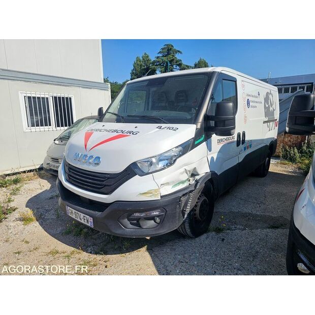 2023 Iveco 35S14N-48201328