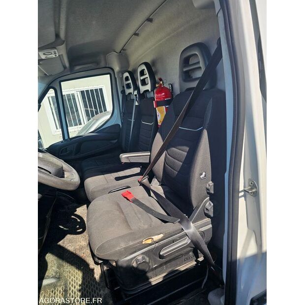 2023 Iveco 35S14N-48201332