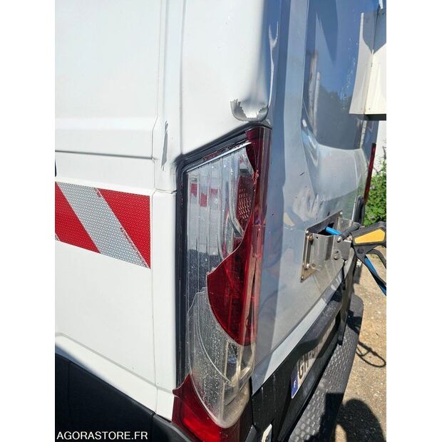 2023 Iveco 35S14N-48201359