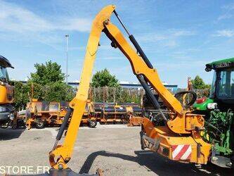 2015-john-deere-6110m-48201667