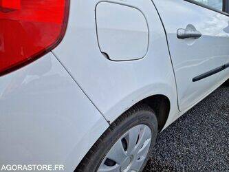2008-renault-clio-1468298-48201965