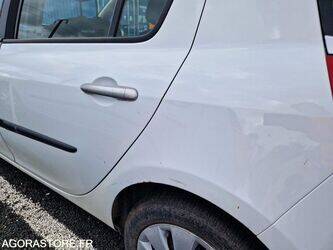 2008-renault-clio-1468298-48201967