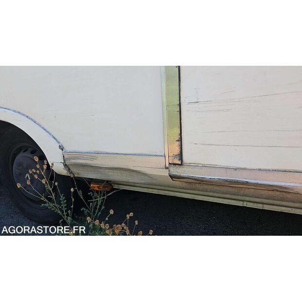 2020 Renault Master-48202101