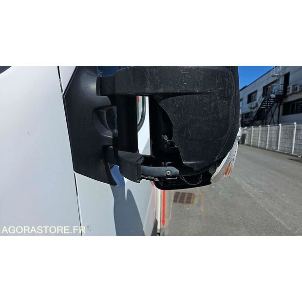 2020 Renault Master-48202102