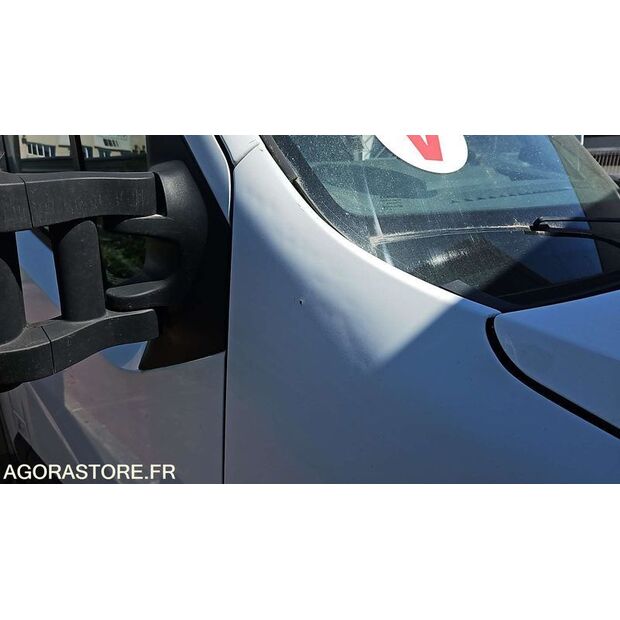 2020 Renault Master-48202129