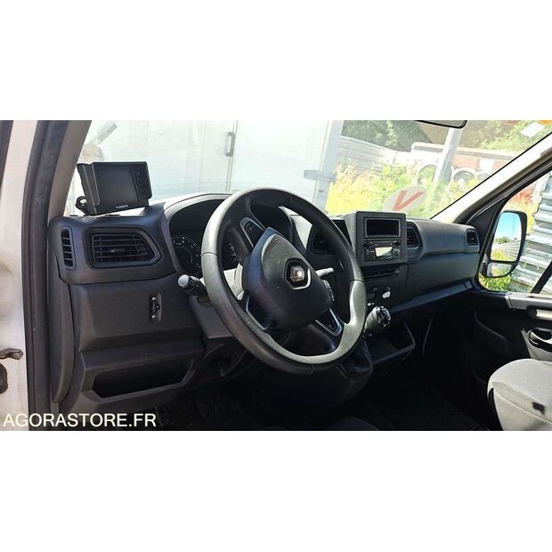 2020 Renault Master-48202134