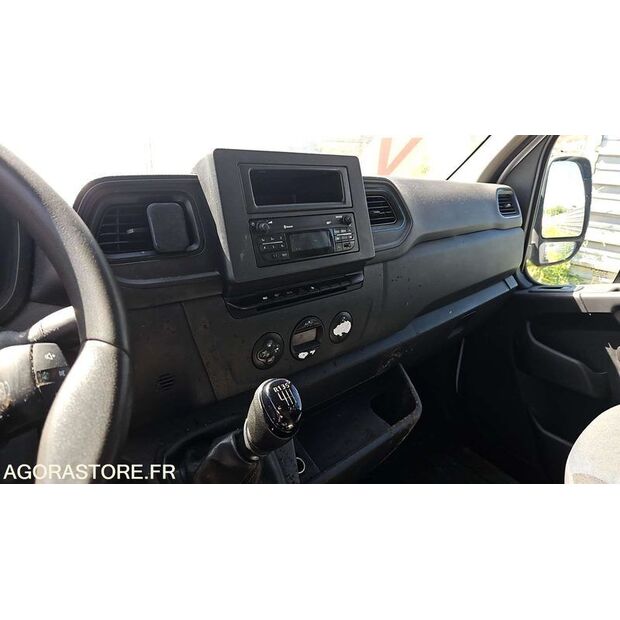 2020 Renault Master-48202136