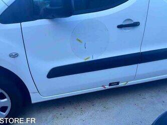 2017-peugeot-partner-1468309-48202327