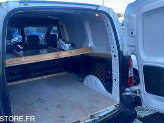 2017-peugeot-partner-1468309-48202333