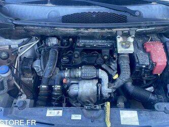 2017-peugeot-partner-1468309-48202353